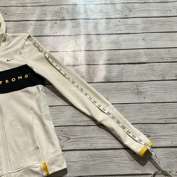 🌻 NIKE Cream/Black “Live Strong” zip up Hoodie sz. S - Picture 9 of 10